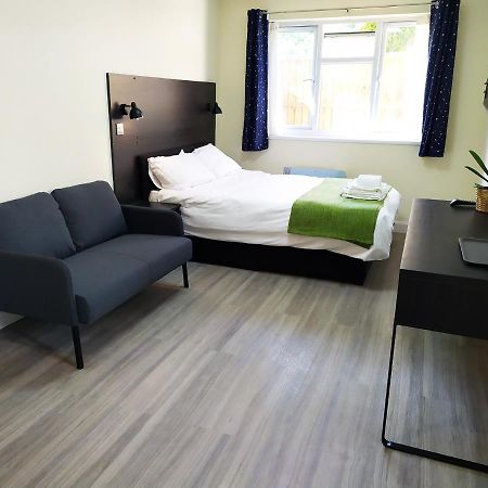 The Yew Studio - Self Contained One Bed Studio Flat With Parking أكسفورد المظهر الخارجي الصورة